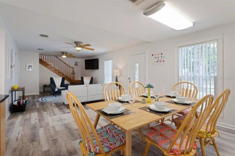 House in Gulfport, Florida 5 bedrooms, 298.59 sq.m. № 1628487 - photo 8