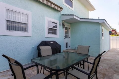 House in Gulfport, Florida 5 bedrooms, 298.59 sq.m. № 1628487 - photo 21