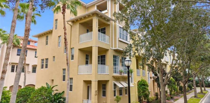Touwnhouse à Tampa, Floride 3 chambres, 198.63 m2 № 2400161