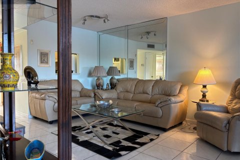 Copropriété à vendre à Sunrise, Floride: 2 chambres, 78.97 m2 № 2036524 - photo 10