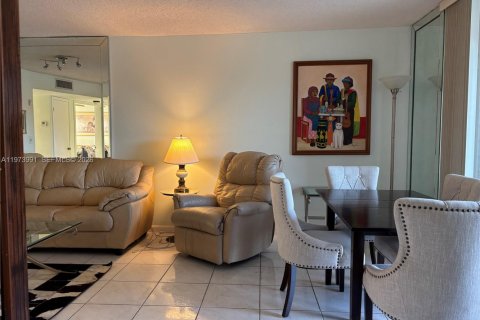 Copropriété à vendre à Sunrise, Floride: 2 chambres, 78.97 m2 № 2036524 - photo 6