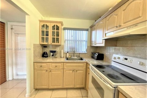 Copropriété à vendre à Sunrise, Floride: 2 chambres, 78.97 m2 № 2036524 - photo 4