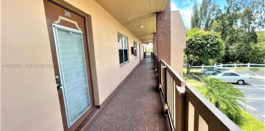 Condo à Sunrise, Floride, 2 chambres  № 2036524