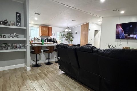 Terreno en venta en Miami, Florida № 2085465 - foto 3