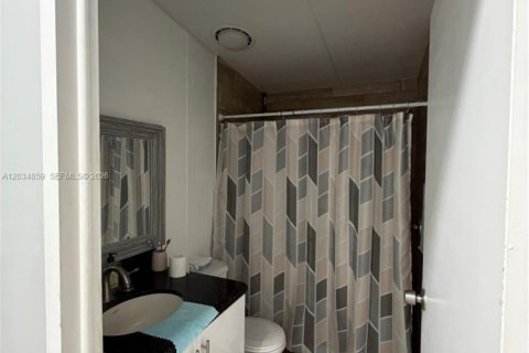 Terreno en venta en Miami, Florida № 2085465 - foto 10