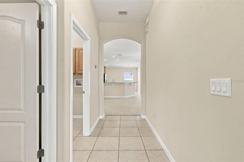 Villa ou maison à vendre à Tampa, Floride: 4 chambres, 161.56 m2 № 2389325 - photo 4