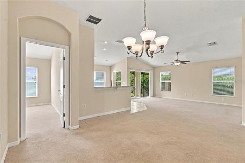 Villa ou maison à vendre à Tampa, Floride: 4 chambres, 161.56 m2 № 2389325 - photo 5