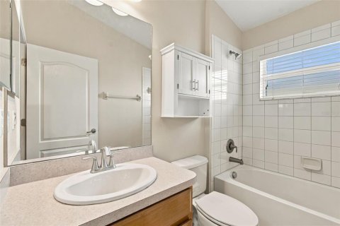 Villa ou maison à vendre à Tampa, Floride: 4 chambres, 161.56 m2 № 2389325 - photo 15