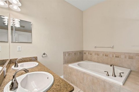 Villa ou maison à vendre à Tampa, Floride: 4 chambres, 161.56 m2 № 2389325 - photo 21