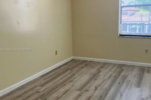 Copropriété à louer à Pompano Beach, Floride: 2 chambres, 91.04 m2 № 2190320 - photo 13