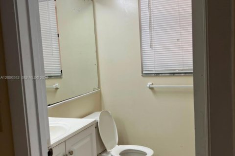 Copropriété à louer à Pompano Beach, Floride: 2 chambres, 91.04 m2 № 2190320 - photo 11