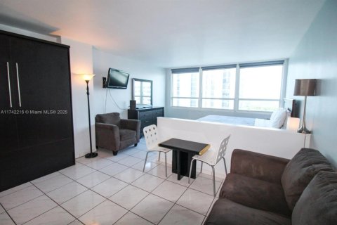 Copropriété à vendre à Miami Beach, Floride: 47.38 m2 № 1985104 - photo 1