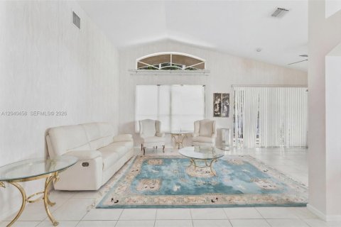 House in Boynton Beach, Florida 3 bedrooms, 173.17 sq.m. № 2087792 - photo 5