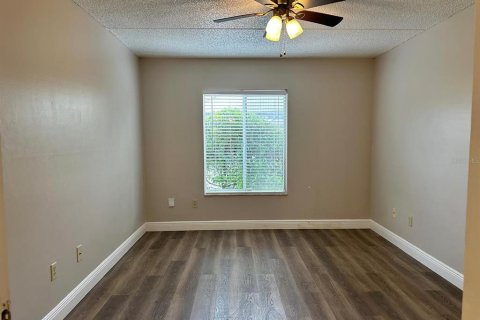 Condo in Orlando, Florida, 2 bedrooms  № 1912511 - photo 13