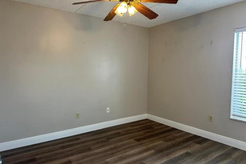 Condo in Orlando, Florida, 2 bedrooms  № 1912511 - photo 10