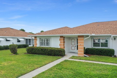 Condo in Fort Pierce, Florida, 2 bedrooms  № 1029480 - photo 1