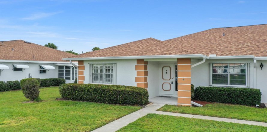 Condo in Fort Pierce, Florida, 2 bedrooms № 1029480