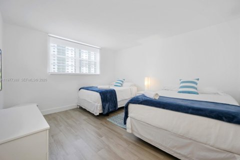 Condo in Sunny Isles Beach, Florida, 2 bedrooms  № 2078895 - photo 10