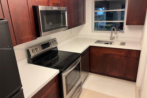 Condo in Miami, Florida, 2 bedrooms  № 2069353