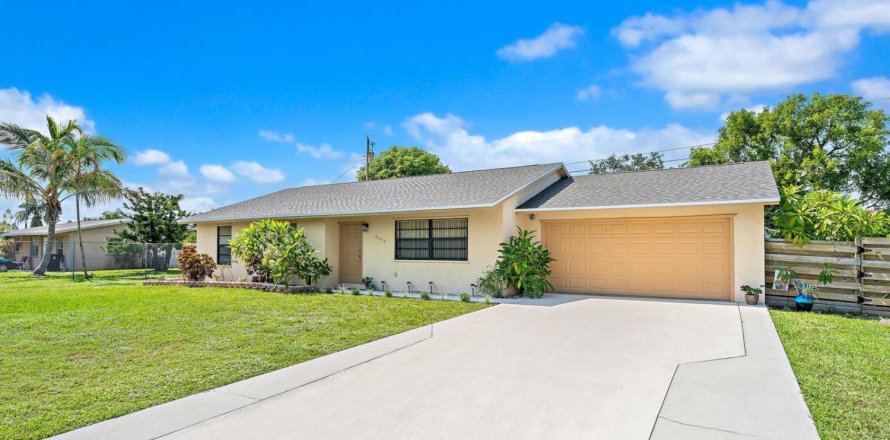 Villa ou maison à Lake Worth, Floride 3 chambres, 134.06 m2 № 2189395