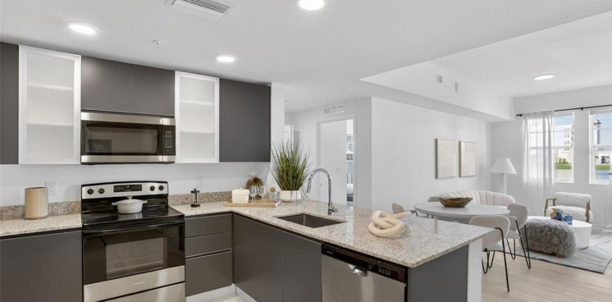 Condo in Orlando, Florida, 2 bedrooms № 2110332