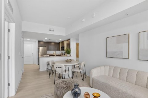 Condo in Orlando, Florida, 2 bedrooms № 2110332 - photo 4