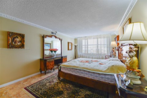 Купить кондоминиум в Холливуд, Флорида 2 спальни, 126.35м2, № 1935478 - фото 15