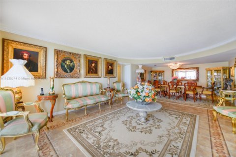 Купить кондоминиум в Холливуд, Флорида 2 спальни, 126.35м2, № 1935478 - фото 7