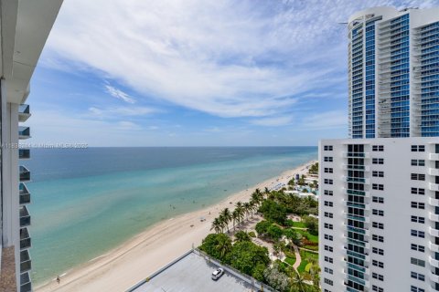 Купить кондоминиум в Холливуд, Флорида 2 спальни, 126.35м2, № 1935478 - фото 25