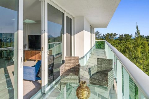 Condominio en venta en Sunny Isles Beach, Florida, 2 dormitorios, 141.3 m2 № 1947041 - foto 7