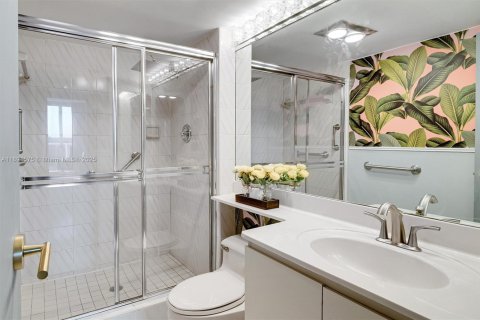 Condominio en venta en Sunny Isles Beach, Florida, 2 dormitorios, 141.3 m2 № 1947041 - foto 20