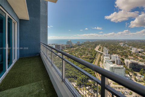 Condo in Miami, Florida, 1 bedroom  № 1998981 - photo 5