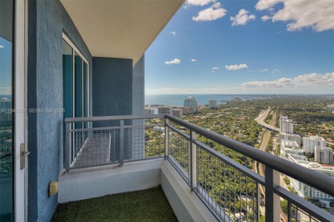 Condo in Miami, Florida, 1 bedroom  № 1998981 - photo 12