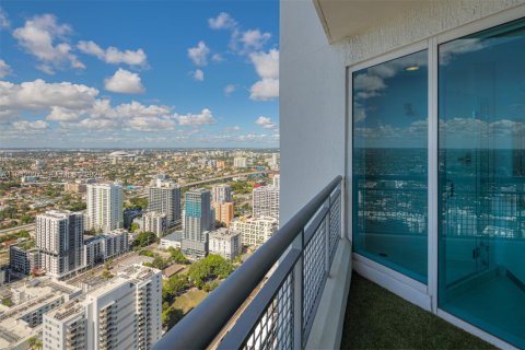 Condo in Miami, Florida, 1 bedroom  № 1998981 - photo 13