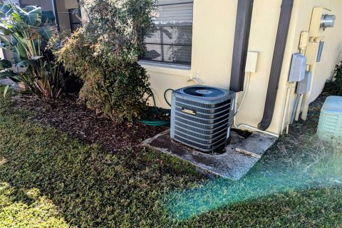 Condo in Winter Haven, Florida, 2 bedrooms  № 1783557 - photo 16