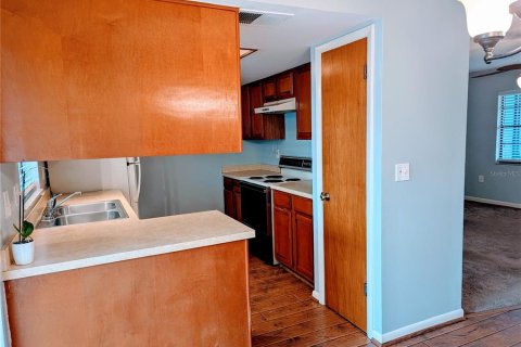Condo in Winter Haven, Florida, 2 bedrooms  № 1783557 - photo 4