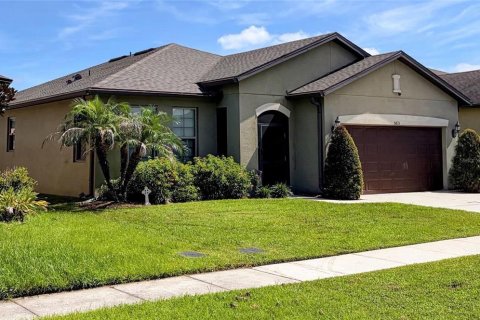 House in Polk City, Florida 4 bedrooms, 180.04 sq.m. № 2353299