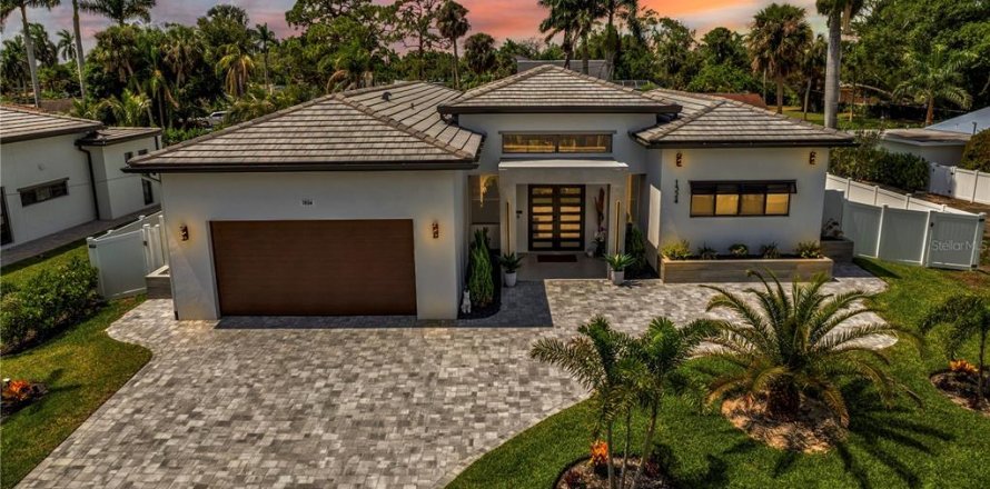 House in Fort Myers, Florida 3 bedrooms, 252.04 sq.m. № 1767186