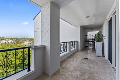 Condo in Miami Beach, Florida, 3 bedrooms № 2281615 - photo 12