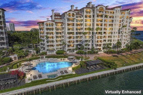Condo in Miami Beach, Florida, 3 bedrooms № 2281615 - photo 5