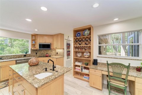House in Bradenton, Florida 4 bedrooms, 358.32 sq.m. № 2112336 - photo 18