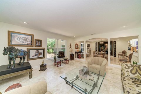 House in Bradenton, Florida 4 bedrooms, 358.32 sq.m. № 2112336 - photo 10