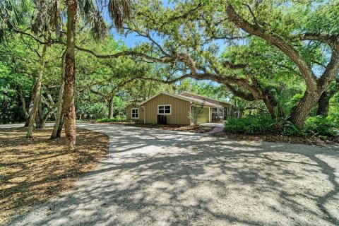 House in Bradenton, Florida 4 bedrooms, 358.32 sq.m. № 2112336 - photo 5