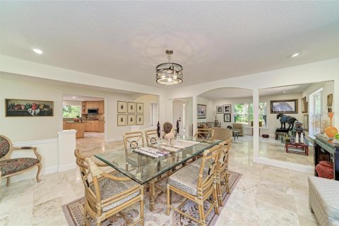 House in Bradenton, Florida 4 bedrooms, 358.32 sq.m. № 2112336 - photo 13