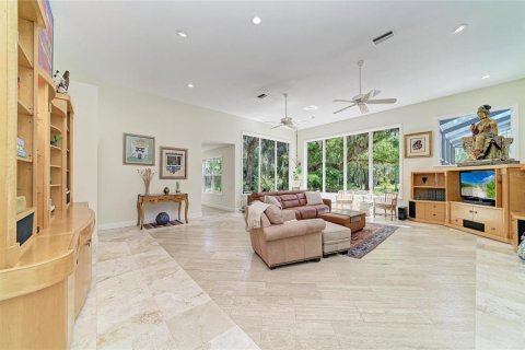 House in Bradenton, Florida 4 bedrooms, 358.32 sq.m. № 2112336 - photo 26