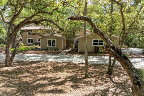 House in Bradenton, Florida 4 bedrooms, 358.32 sq.m. № 2112336 - photo 4