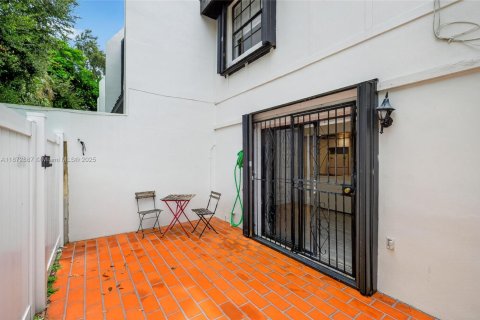 Снять в аренду кондоминиум в Саут-Майами, Флорида 2 спальни, 93.55м2, № 1897701 - фото 19