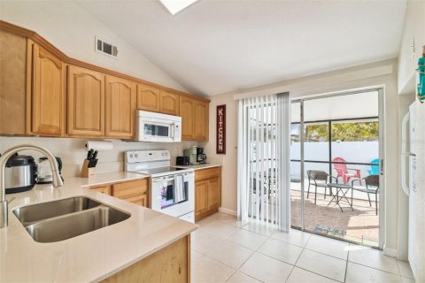 Villa ou maison à vendre à Tampa, Floride: 3 chambres, 114.83 m2 № 2403399 - photo 9