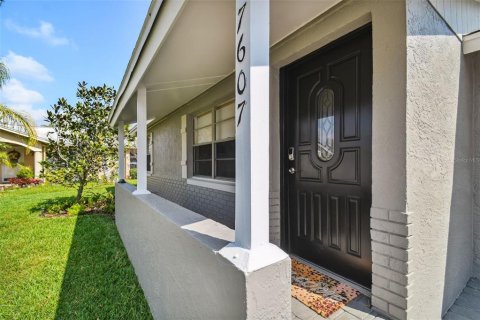 Villa ou maison à vendre à Tampa, Floride: 3 chambres, 114.83 m2 № 2403399 - photo 4