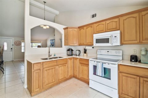 Villa ou maison à vendre à Tampa, Floride: 3 chambres, 114.83 m2 № 2403399 - photo 6